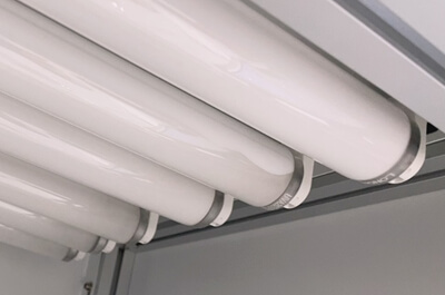 朗普光電UVA340/UVB313老化試驗(yàn)燈：國(guó)產(chǎn)替代進(jìn)口的新選擇？